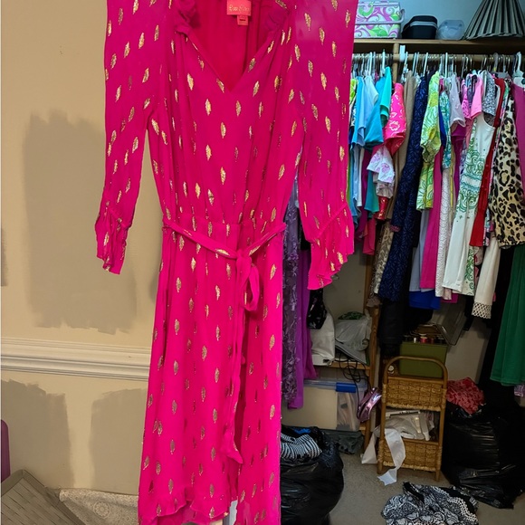 Lilly Pulitzer Dresses & Skirts - Lilly Pulitzer Vibrant Pink Dress with Gold Accents size medium.